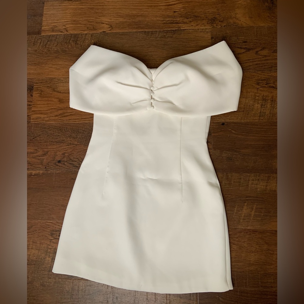 Meshki Gwenyth Off The Shoulder bow mini dress. Size medium.